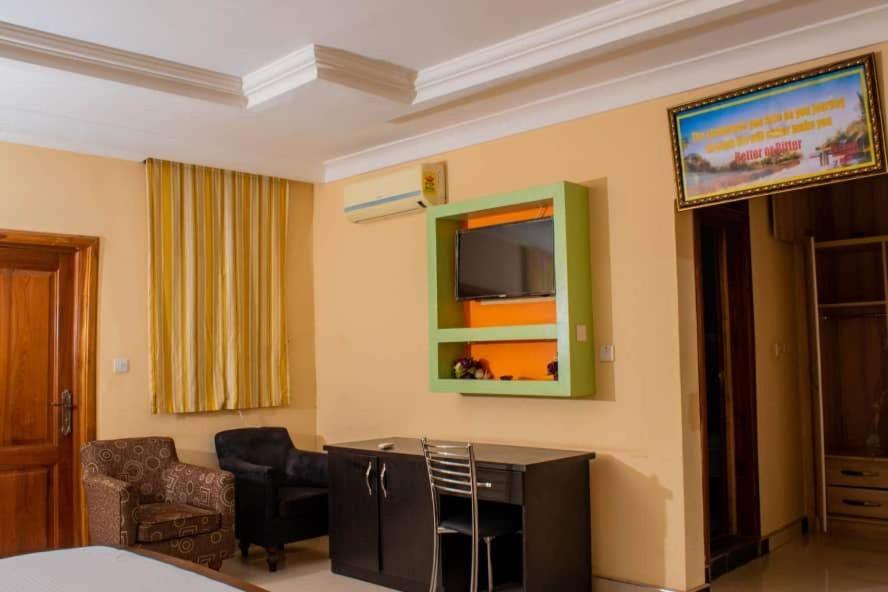 Dc Ambassadors Hotel Dawhwenya Εξωτερικό φωτογραφία