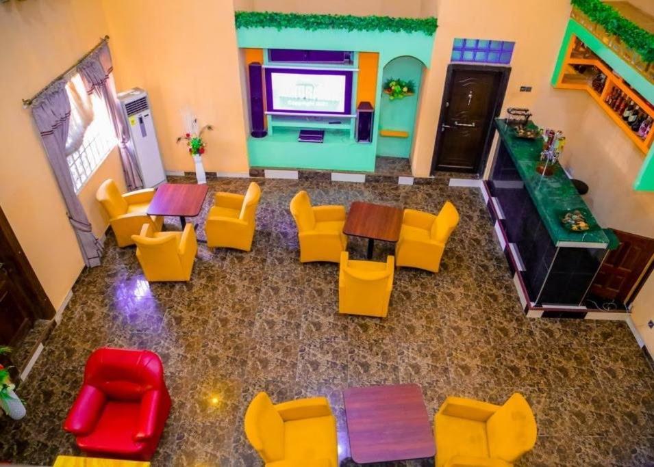 Dc Ambassadors Hotel Dawhwenya Εξωτερικό φωτογραφία