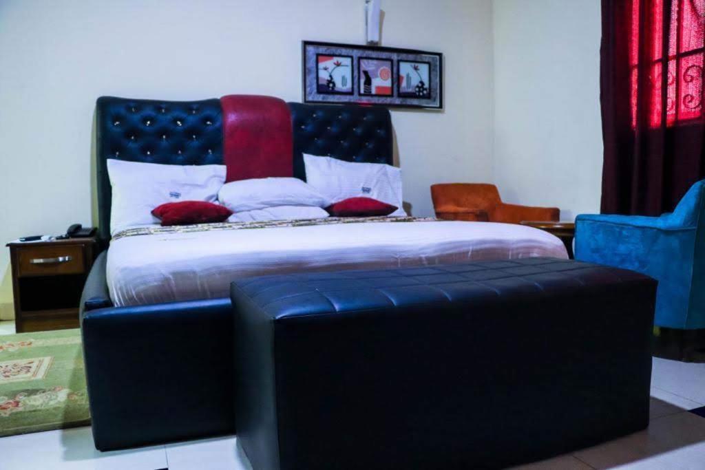 Dc Ambassadors Hotel Dawhwenya Εξωτερικό φωτογραφία